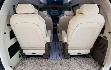 KIA Carnival, 2025 год, 7 816 000 рублей, 9 фотография