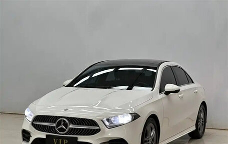 Mercedes-Benz A-Класс, 2021 год, 1 650 000 рублей, 1 фотография