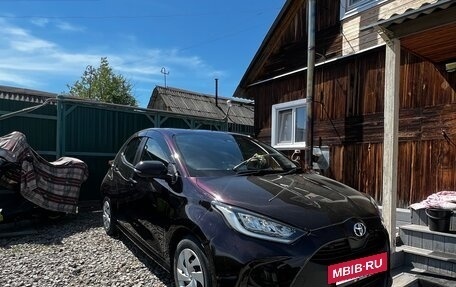 Toyota Yaris, 2020 год, 1 399 999 рублей, 4 фотография