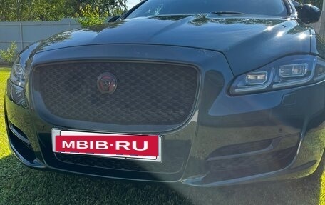 Jaguar XJ IV (X351), 2017 год, 2 500 000 рублей, 5 фотография