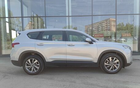 Hyundai Santa Fe IV, 2018 год, 2 390 000 рублей, 4 фотография