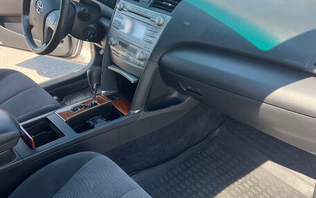 Toyota Camry, 2011 год, 1 100 000 рублей, 16 фотография