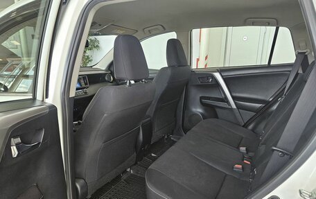 Toyota RAV4, 2016 год, 2 249 000 рублей, 18 фотография