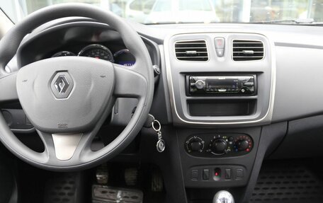 Renault Logan II, 2018 год, 840 000 рублей, 7 фотография