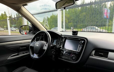 Mitsubishi Outlander III рестайлинг 3, 2016 год, 1 899 000 рублей, 9 фотография