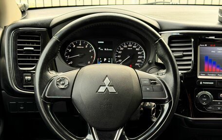 Mitsubishi Outlander III рестайлинг 3, 2016 год, 1 899 000 рублей, 12 фотография