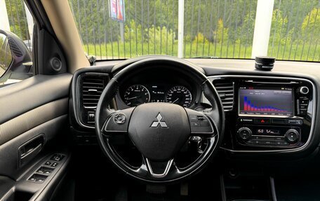 Mitsubishi Outlander III рестайлинг 3, 2016 год, 1 899 000 рублей, 11 фотография