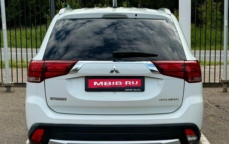 Mitsubishi Outlander III рестайлинг 3, 2016 год, 1 899 000 рублей, 5 фотография
