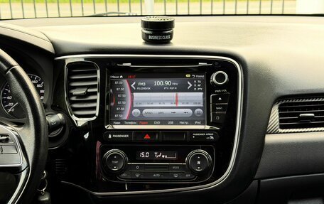 Mitsubishi Outlander III рестайлинг 3, 2016 год, 1 899 000 рублей, 21 фотография