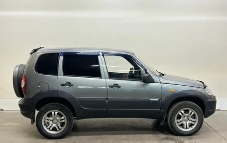 Chevrolet Niva I рестайлинг, 2010 год, 409 000 рублей, 3 фотография