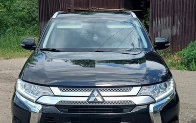 Mitsubishi Outlander III рестайлинг 3, 2020 год, 2 400 000 рублей, 1 фотография