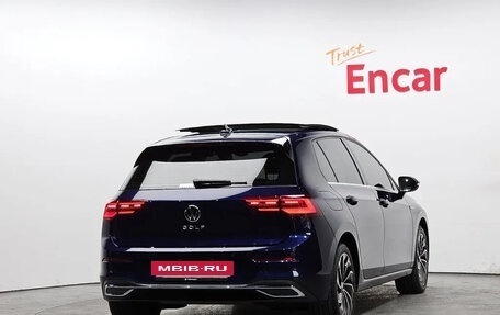 Volkswagen Golf VIII, 2022 год, 2 000 000 рублей, 4 фотография