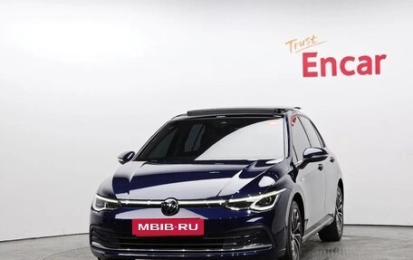 Volkswagen Golf VIII, 2022 год, 2 000 000 рублей, 3 фотография