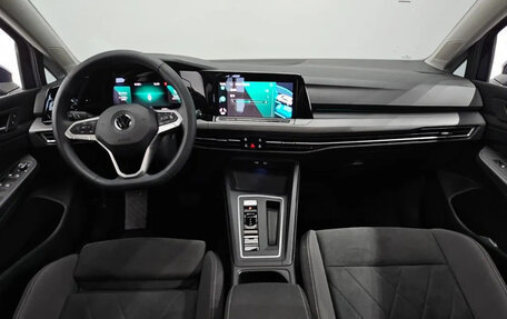 Volkswagen Golf VIII, 2022 год, 2 000 000 рублей, 8 фотография