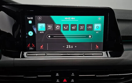 Volkswagen Golf VIII, 2022 год, 2 000 000 рублей, 11 фотография