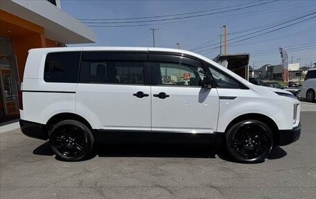 Mitsubishi Delica D:5 I, 2023 год, 2 900 000 рублей, 4 фотография