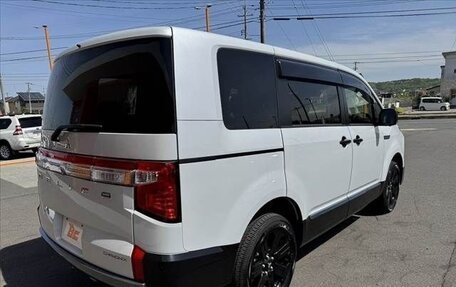 Mitsubishi Delica D:5 I, 2023 год, 2 900 000 рублей, 8 фотография
