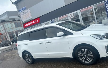 KIA Carnival III, 2020 год, 2 650 000 рублей, 13 фотография