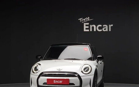 MINI Hatch, 2023 год, 1 440 000 рублей, 3 фотография