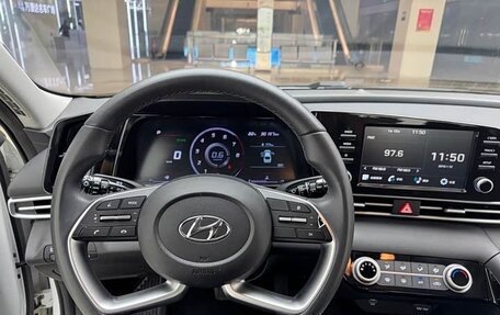 Hyundai Elantra, 2022 год, 1 220 000 рублей, 9 фотография