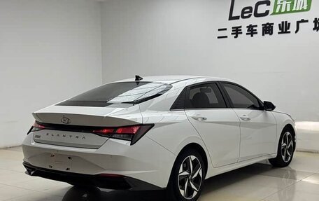 Hyundai Elantra, 2022 год, 1 220 000 рублей, 16 фотография