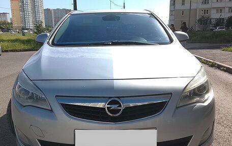 Opel Astra J, 2010 год, 545 000 рублей, 1 фотография