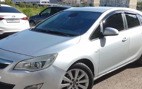Opel Astra J, 2010 год, 545 000 рублей, 3 фотография