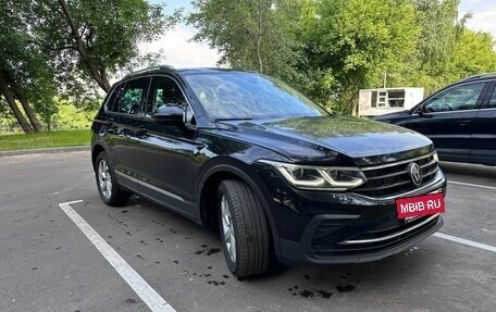 Volkswagen Tiguan II, 2021 год, 2 780 000 рублей, 3 фотография