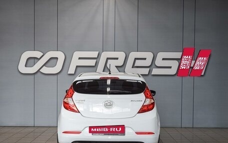 Hyundai Solaris II рестайлинг, 2015 год, 720 000 рублей, 4 фотография