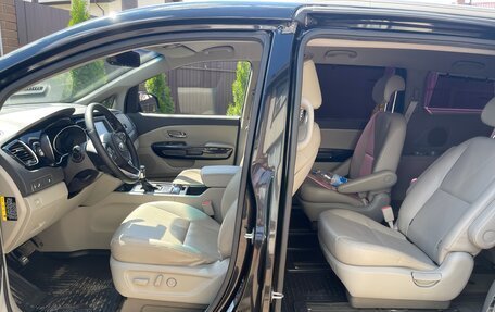KIA Carnival III, 2017 год, 2 859 000 рублей, 3 фотография