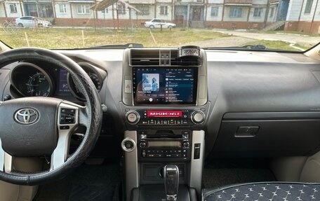 Toyota Land Cruiser Prado 150 рестайлинг 2, 2011 год, 3 050 000 рублей, 7 фотография