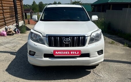 Toyota Land Cruiser Prado 150 рестайлинг 2, 2011 год, 3 050 000 рублей, 4 фотография