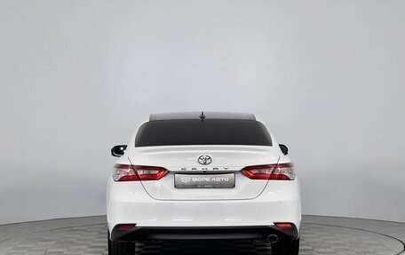 Toyota Camry, 2018 год, 2 350 000 рублей, 6 фотография