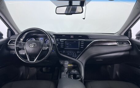 Toyota Camry, 2018 год, 2 350 000 рублей, 14 фотография