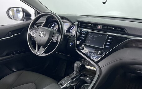 Toyota Camry, 2018 год, 2 350 000 рублей, 13 фотография