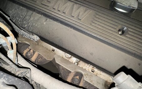 BMW 5 серия, 2004 год, 870 000 рублей, 15 фотография