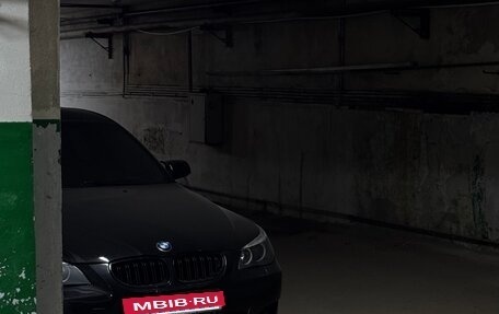 BMW 5 серия, 2004 год, 870 000 рублей, 8 фотография