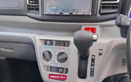 Daihatsu Mira e:S I рестайлинг, 2017 год, 400 000 рублей, 9 фотография