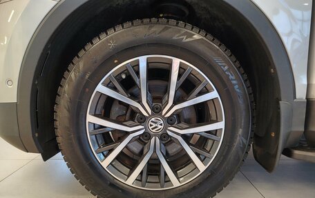 Volkswagen Tiguan II, 2019 год, 2 916 000 рублей, 6 фотография