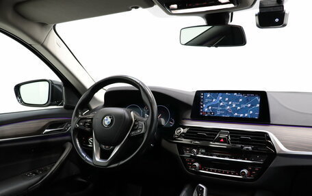 BMW 5 серия, 2018 год, 3 490 000 рублей, 10 фотография