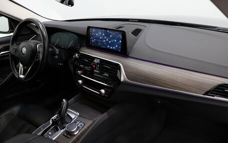 BMW 5 серия, 2018 год, 3 490 000 рублей, 11 фотография