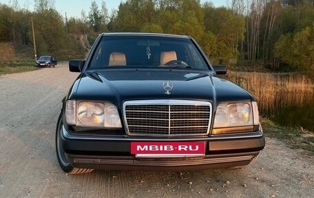Mercedes-Benz E-Класс, 1993 год, 870 000 рублей, 4 фотография