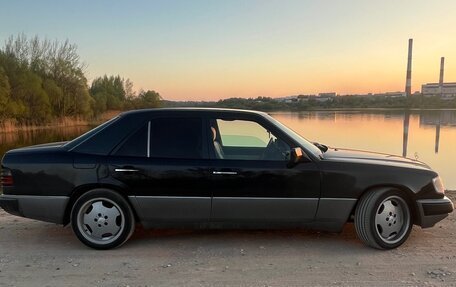 Mercedes-Benz E-Класс, 1993 год, 870 000 рублей, 7 фотография