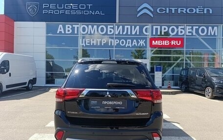 Mitsubishi Outlander III рестайлинг 3, 2016 год, 2 040 000 рублей, 6 фотография