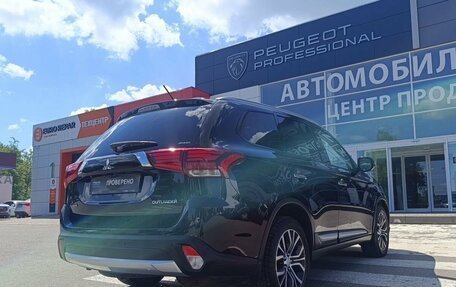 Mitsubishi Outlander III рестайлинг 3, 2016 год, 2 040 000 рублей, 10 фотография