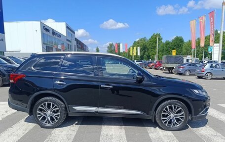 Mitsubishi Outlander III рестайлинг 3, 2016 год, 2 040 000 рублей, 11 фотография