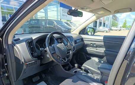 Mitsubishi Outlander III рестайлинг 3, 2016 год, 2 040 000 рублей, 19 фотография