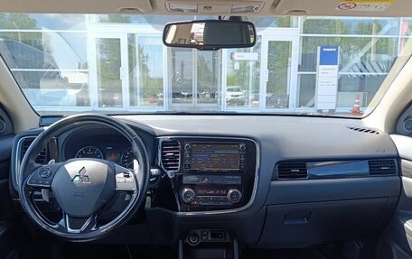 Mitsubishi Outlander III рестайлинг 3, 2016 год, 2 040 000 рублей, 20 фотография