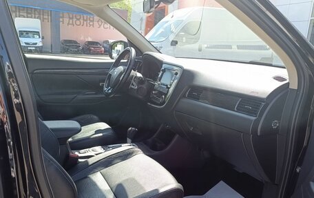 Mitsubishi Outlander III рестайлинг 3, 2016 год, 2 040 000 рублей, 33 фотография
