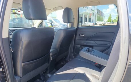 Mitsubishi Outlander III рестайлинг 3, 2016 год, 2 040 000 рублей, 34 фотография